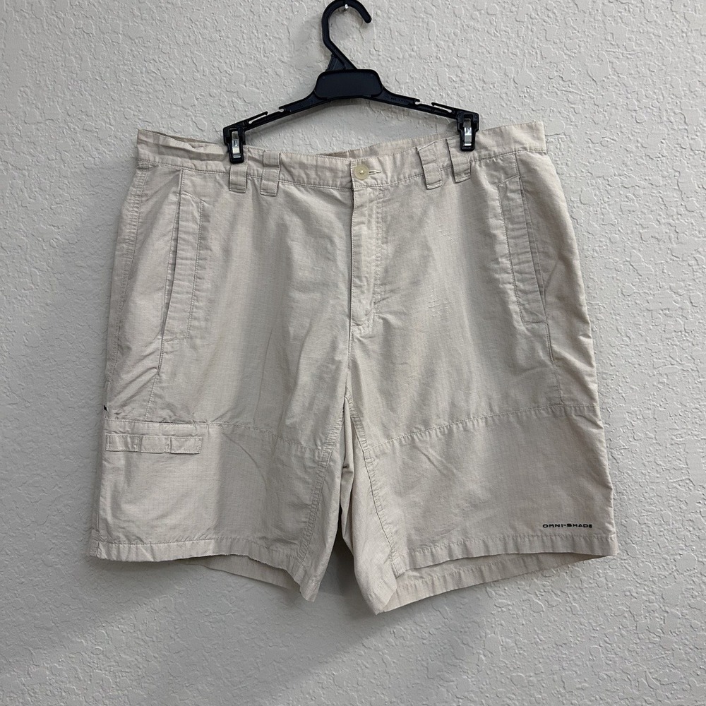 Columbia PFG Men's Beige Lightweight Cargo Shorts Preloved (Size: 38)